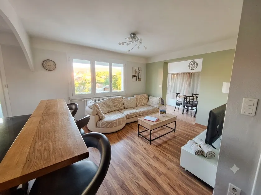 Large 3 room apartment with garden, parking Annecy - Image 1