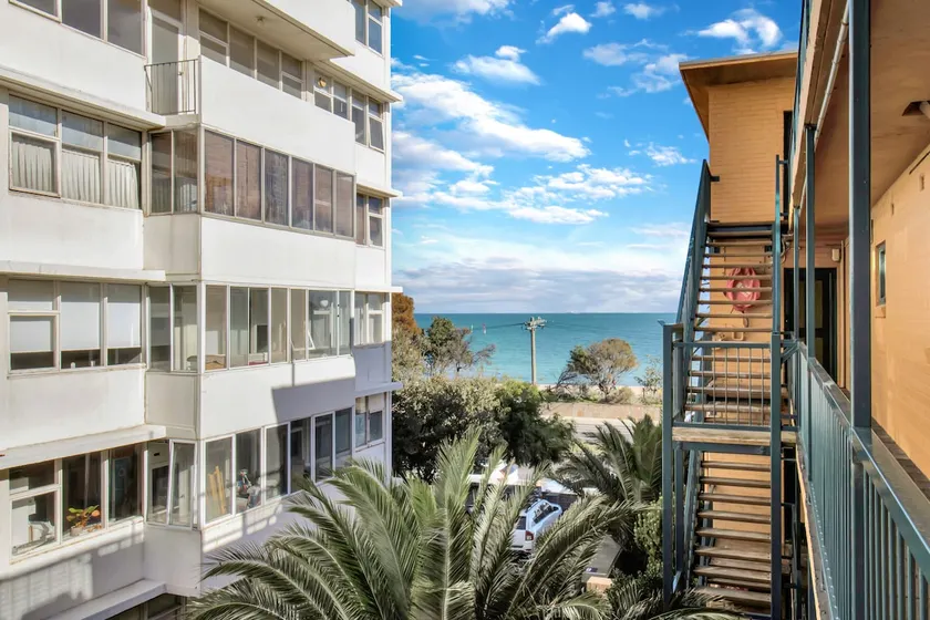 Beachfront Marine Parade - Rooftop BBQ - Luna Park - Image 1