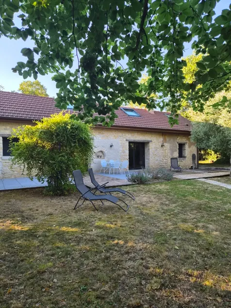 Beautiful renovated farmhouse with air conditioning - Image 1