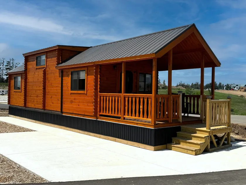 Northern Michigan Cabin with Resort Amenities - Image 1
