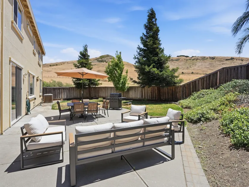 Wine Country Retreat w/ Hot Tub & Views - Image 1
