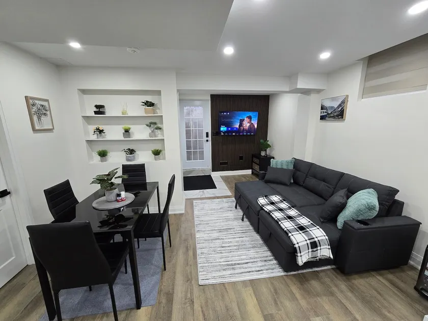 Brand New 2BR Luxury Suite in Milton, with office. - Image 1
