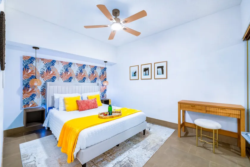 Sunset Suite |2 PPL |Top Location |Workspace |W&D - Image 1