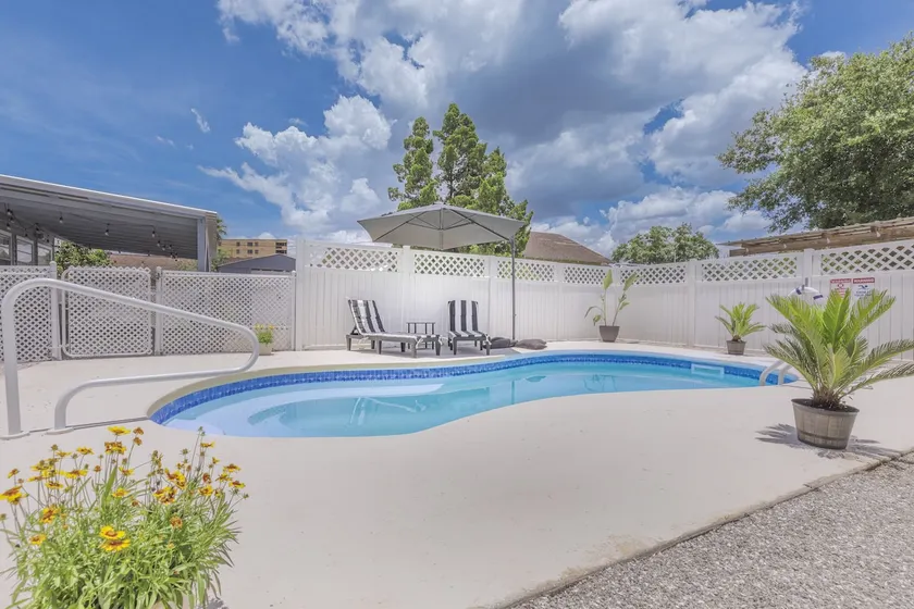 Cozy 1930s Oasis | Private Pool + Vintage Vibe - Image 1