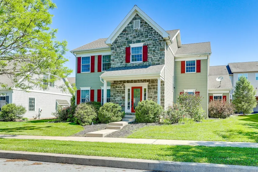 5 Mi to Downtown: Pet-Friendly Lancaster Getaway - Image 1