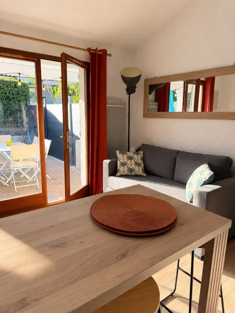Lovely little house in La Palmyre residential complex - Image 1