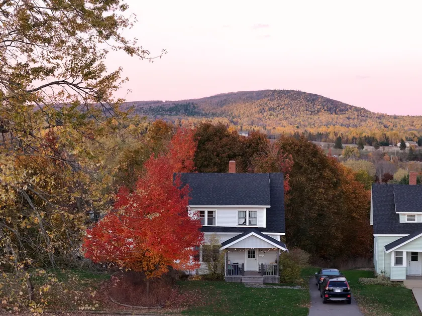 Downtown Antigonish- Entire 4 BR House & Garden - Image 1