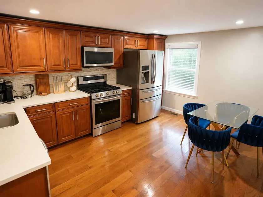 2BR/2BA /2Pk Walk to Beach, 20 min Airport & Salem - Image 1