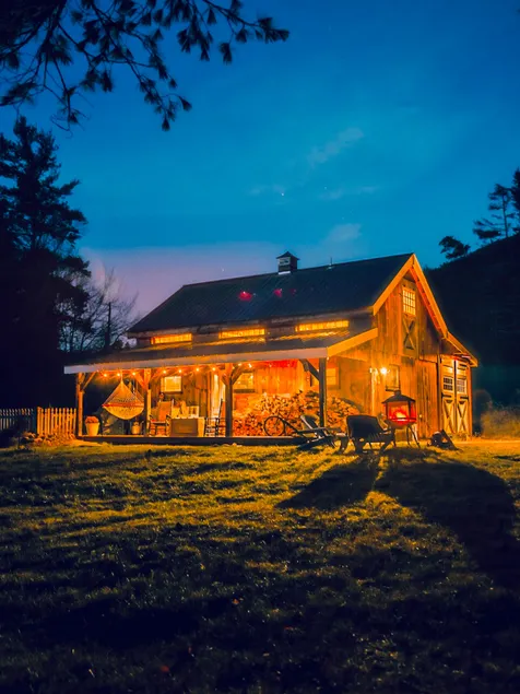 Stunning Rustic Apple Barn - hot tub & sauna - Image 1