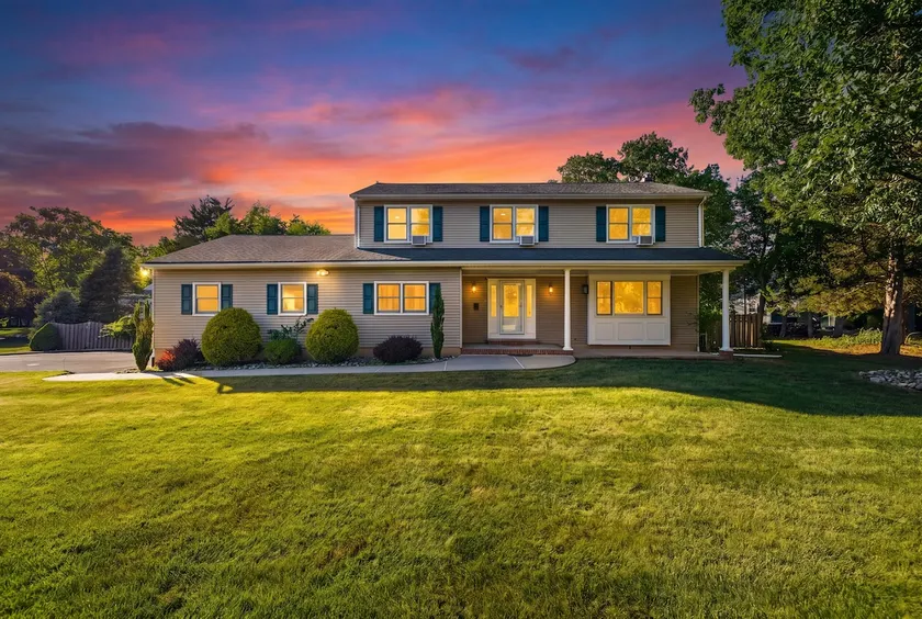 Silverstone Manor | 6B3B, Sleep 14, Near Princeton - Image 1