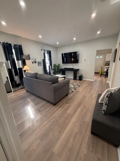 Modern apartment close to MetLife|NYC|American Dr - Image 1