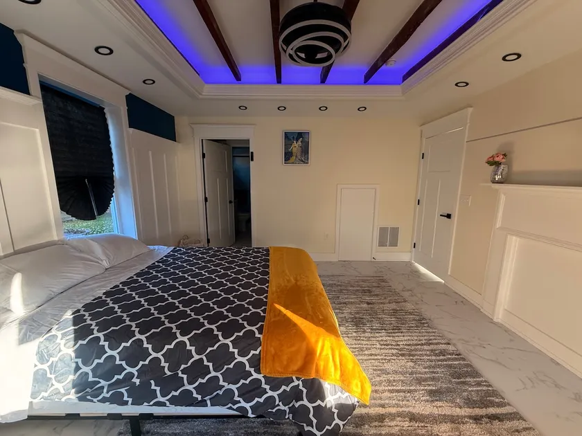Minimalist Escape - 4 Bedroom - Image 1