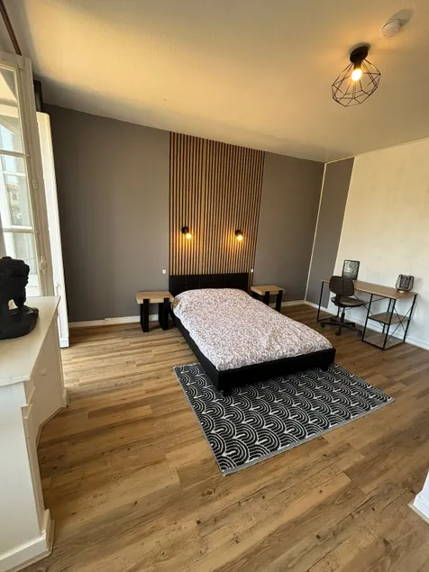 Modern 1900s-style apartment - Image 1