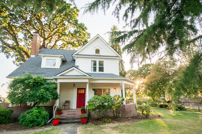 Charming 3BR Farmhouse | Near OSU & Albany - Image 1