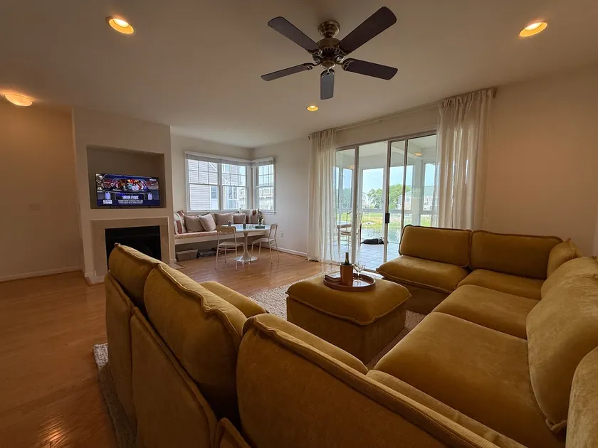 NEW! 3 bed 3.5 bath close to Beach & Freeman Stage - Image 1