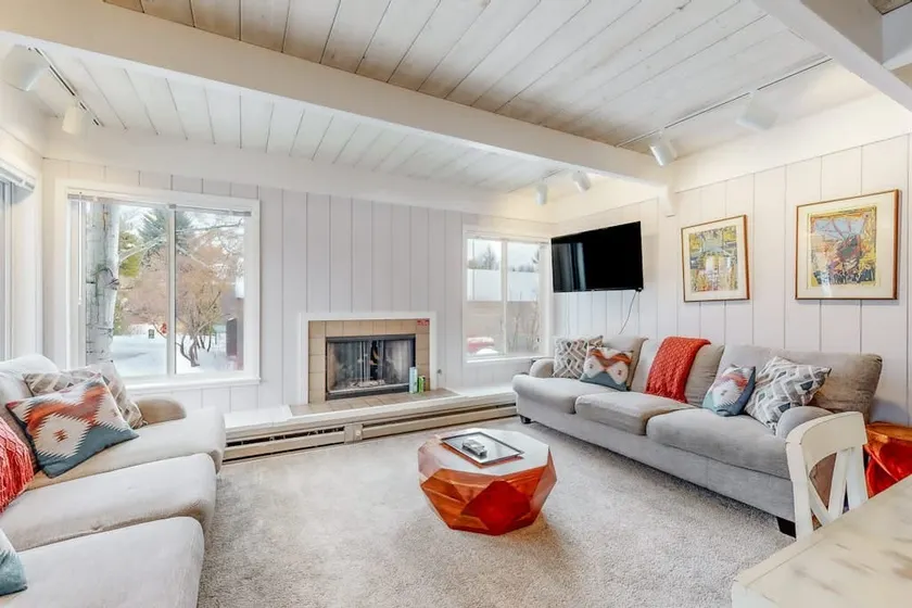 2BR | Deck | Pool | Fireplace | Washer/Dryer - Image 1