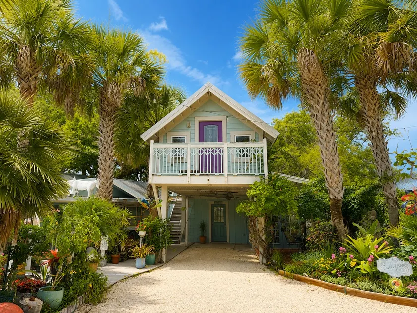 Mermaid’s Rest | Bayfront Retreat - Image 1