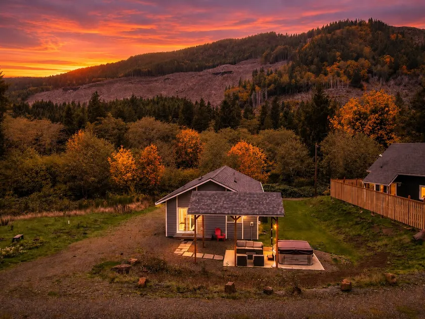 14-Acre Mountain Escape | Hot Tub + Fire Pit - Image 1