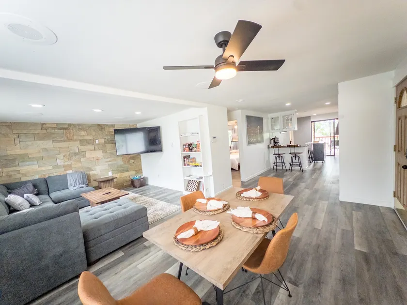 3BR home by Valley Med, Airport & Seattle/Bellevue - Image 1