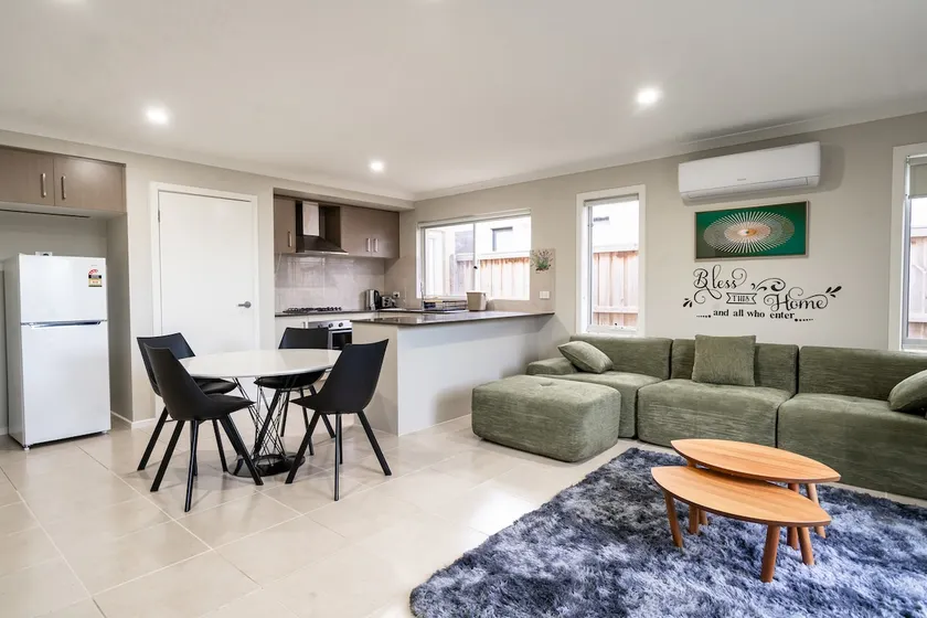Modern 4BR Family Home | EV Charger & Parking - Image 1