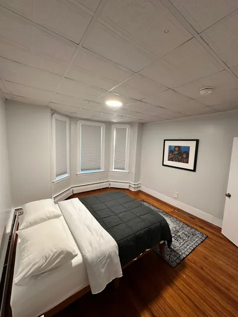 2 bedroom 1 bath unit - Image 1