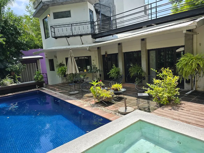 incredible house for 6, or up to 12 people - Image 1
