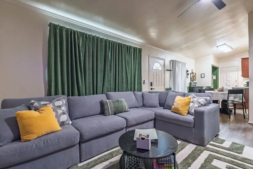 Bison Hill Bungalow | 3 blks from OBU - Image 1