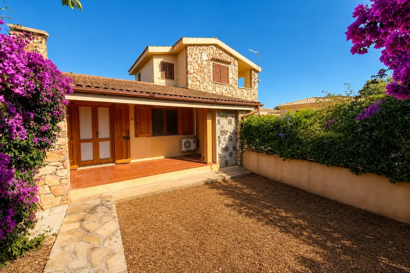 Home 3 Min from Beach | Free Parking Available - Image 1