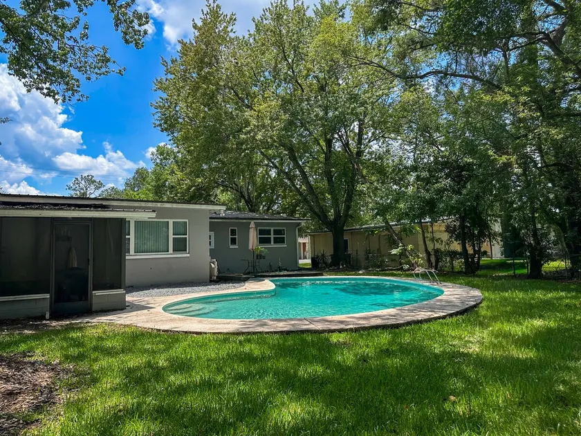 Jax Ranch with Private Pool - Sleeps 12 - Image 1