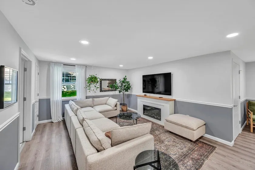 Family Home | Pool, Patio, Parking & Playground - Image 1
