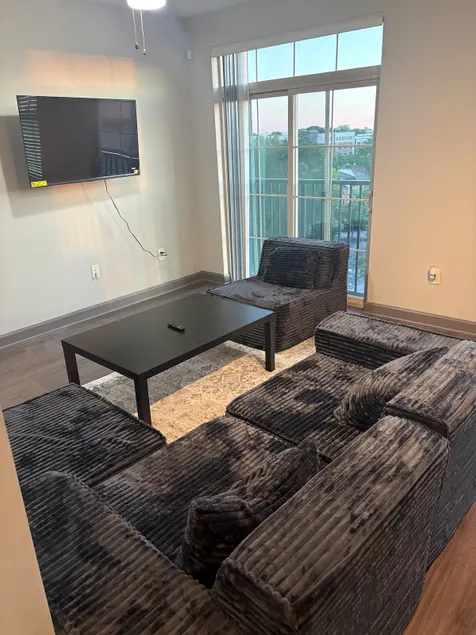 Luxury Condo in Buckhead Village - Image 1