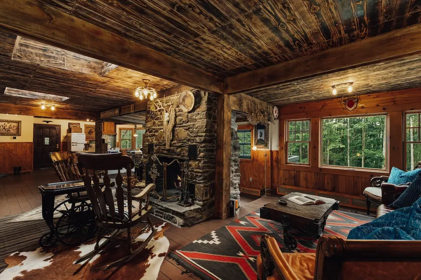 1920s Southwestern-styled mountain escape - Image 1