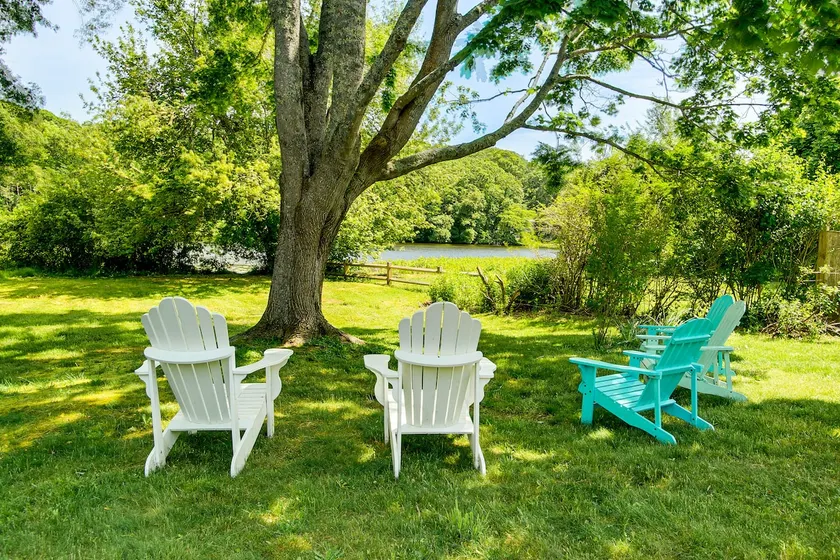 Waterfront Hyannis Gem: Walk to Hyannis Port Beach - Image 1
