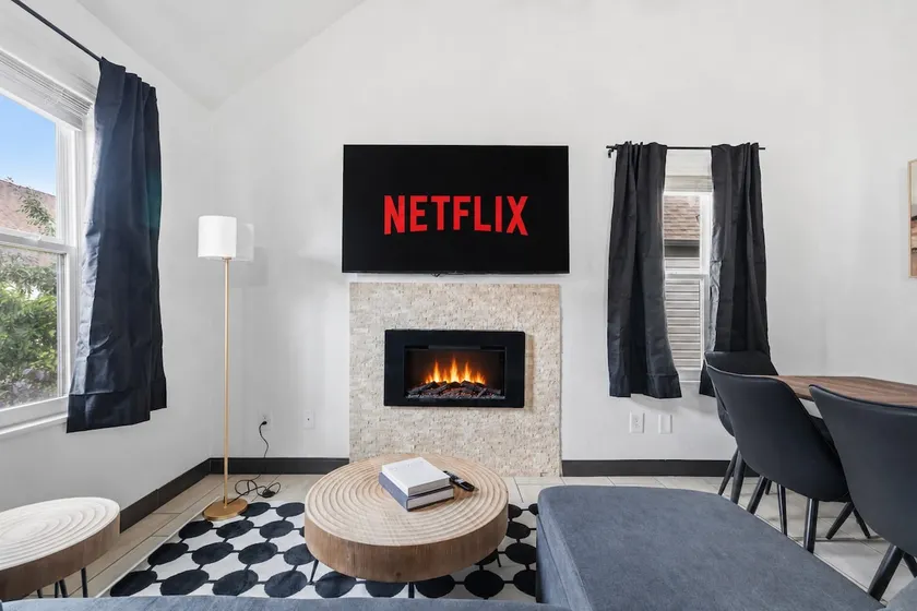 Cozy Loft Style | Pool | Firepit | Gym | Parking - Image 1