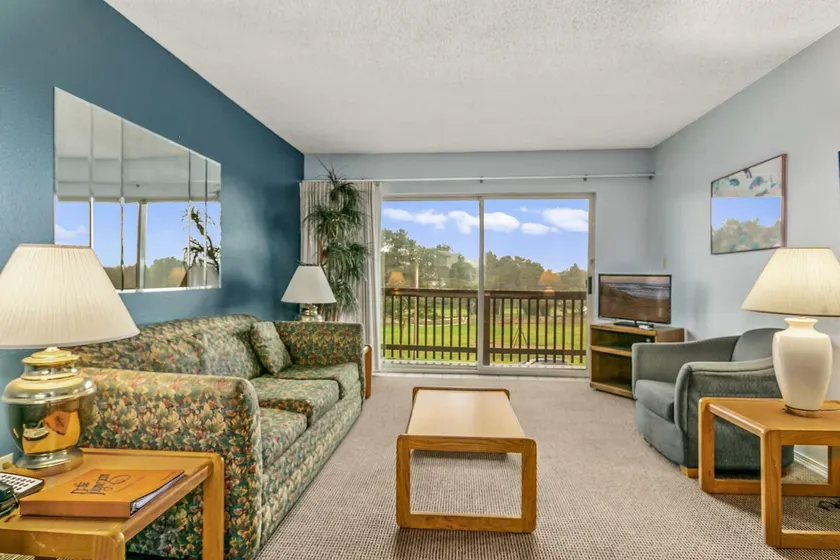 Family Suite for 6 - Fireplace and Kitchen - Pool and Hot Tub - Image 1