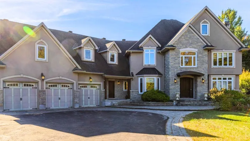 Terrace Ridge Estate | Near Canadian Tire Center - Image 1