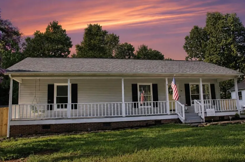 Quiet & Spacious 3BR 3 Bath• King Suite • - Image 1