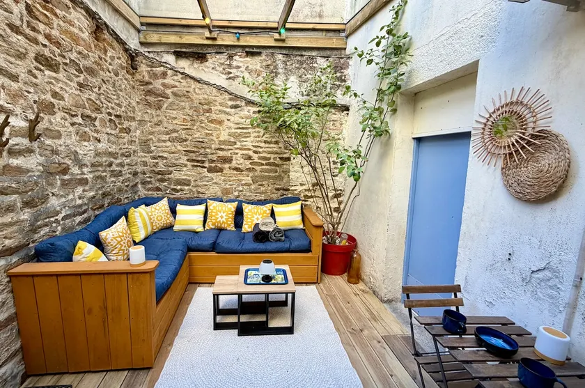 Air-conditioned studio - Covered terrace - Center - Image 1