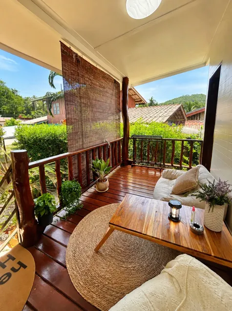 Jungle Nest • 3 min ZenBeach • 4K TV & Garden View - Image 1