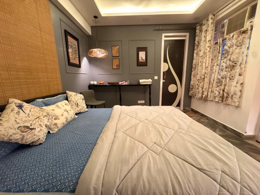 Private Studio with Kitchenette in Vasant Kunj - Image 1