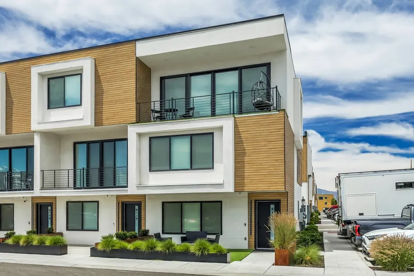 Stylish SLC Townhome, Mountain Views - Image 1