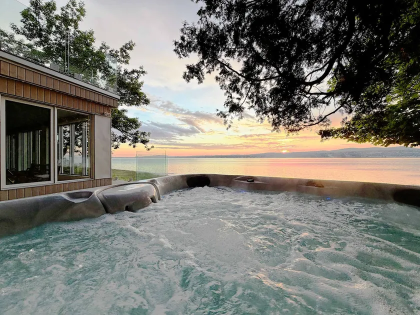 VILLA-29 Spa, Sauna, Sunset & Waterfront View - Image 1