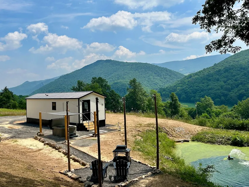 Seneca Rocks Getaway | Hot Tub & Mountain Views - Image 1