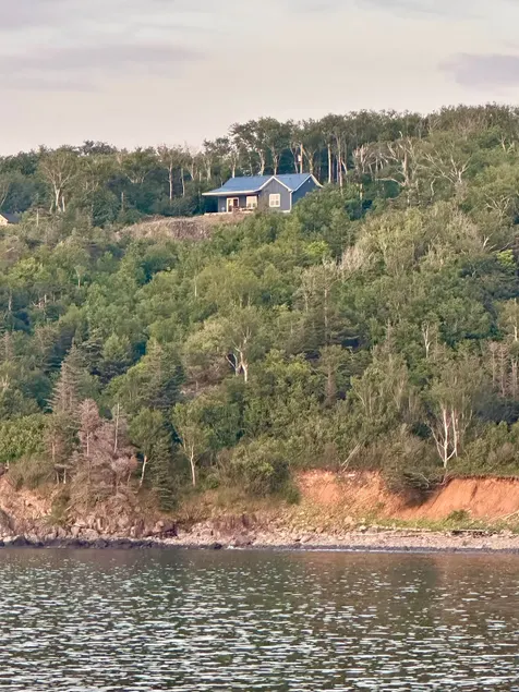 The Fundy Cliff House - Image 1