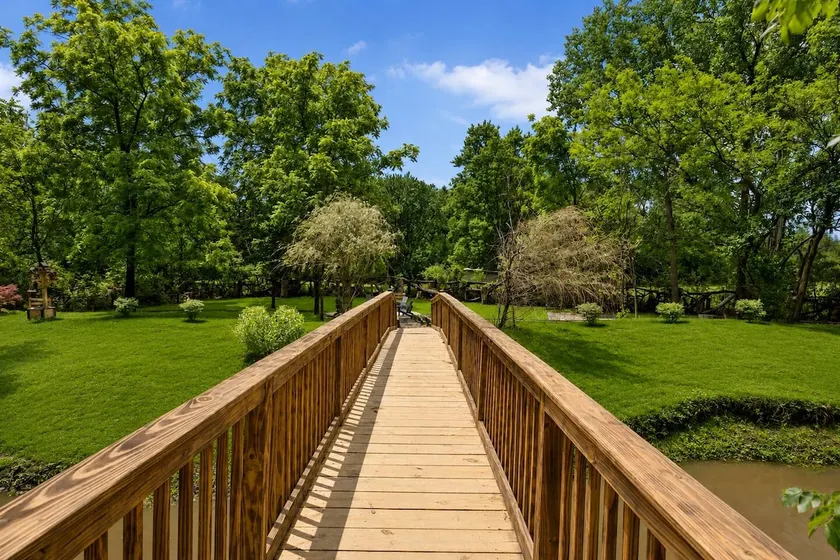 Creek Retreat on 1 acre | Game Room | Fire Pit - Image 1