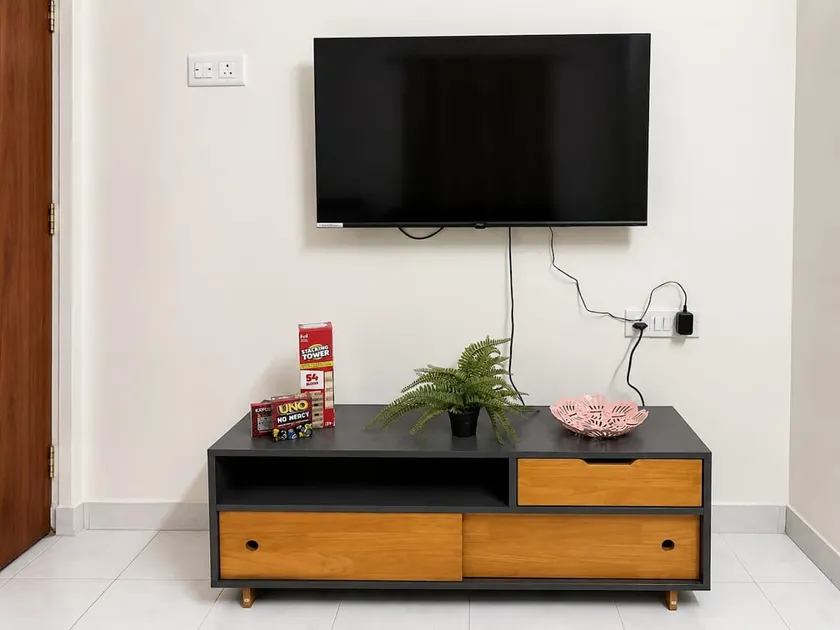 Vintage charm, Modern comfort. - Image 1