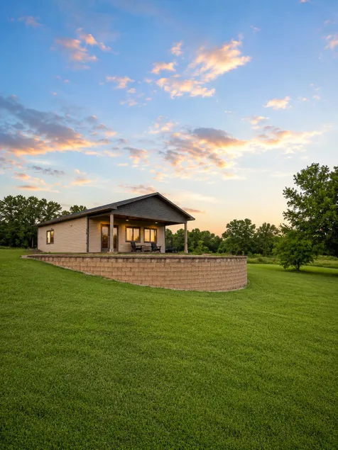 Eagles Landing Waterfront | Relax • Fish • Unwind - Image 1