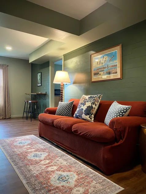 The Briary | First-Floor 1BR with King Bed - Image 1