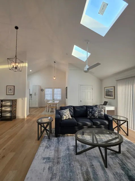 Amazing NEW - 2 Large Bedroom, 2.5 Baths, 3 Beds! - Image 1