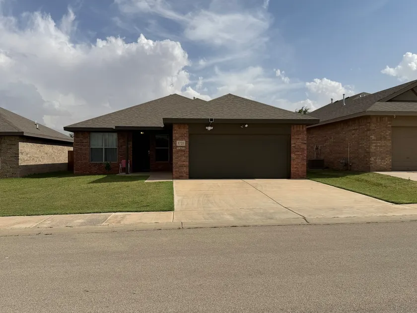 Newly Renovated Family Retreat - Image 1